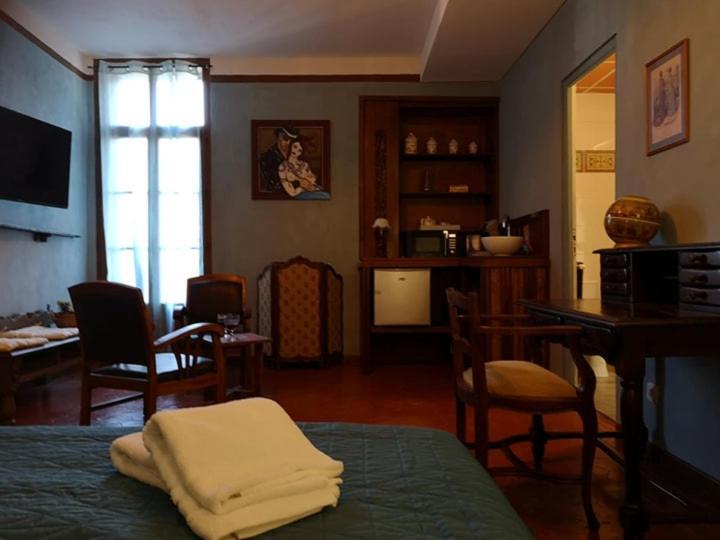 El Castell Embruixat Hotell Saint-Hippolyte  Eksteriør bilde